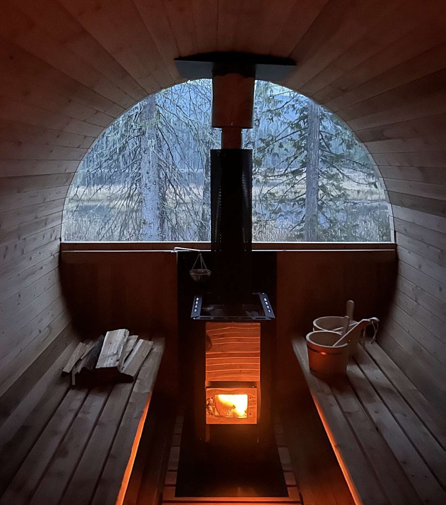Signature Experience: wood-fired sauna at the lake
